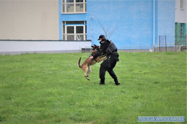 Policjanci sprawili niespodziankę dzieciom z Przylądka Nadziei