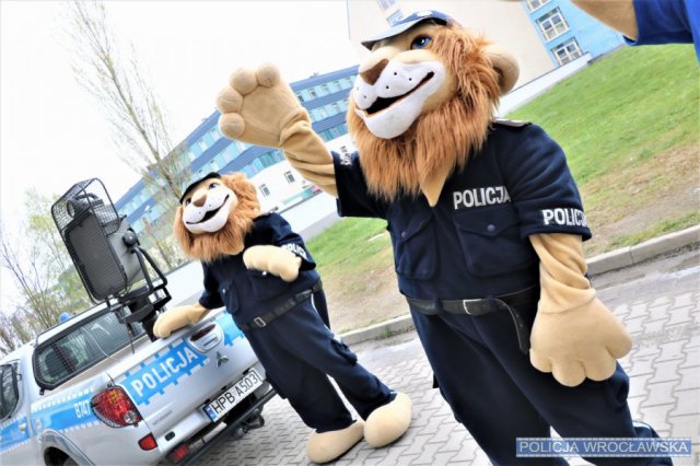 Policjanci sprawili niespodziankę dzieciom z Przylądka Nadziei