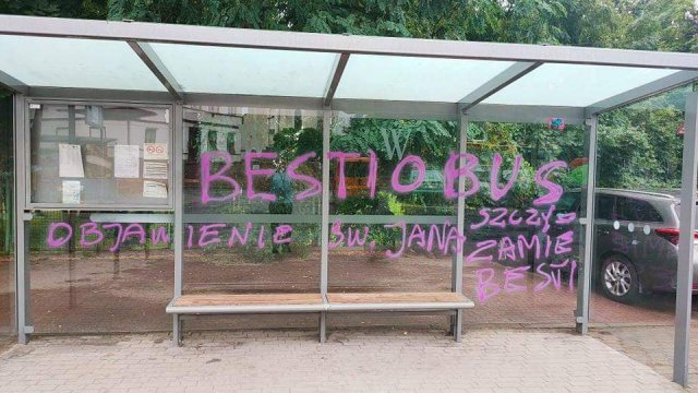 Prezes MPK Wrocław wnioskuje o zabezpieczenie SZCZEPCIObusa przez Policję