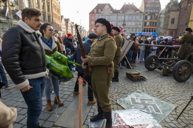[FOTO, WIDEO] Wrocławianie świętowali niepodległość