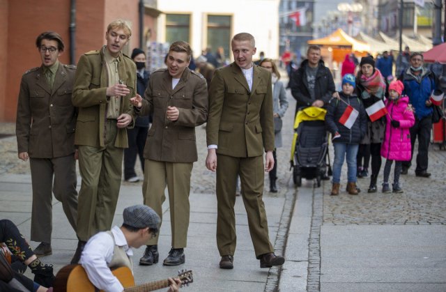 [FOTO, WIDEO] Wrocławianie świętowali niepodległość