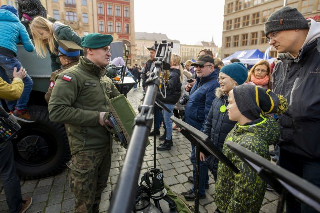 [FOTO, WIDEO] Wrocławianie świętowali niepodległość