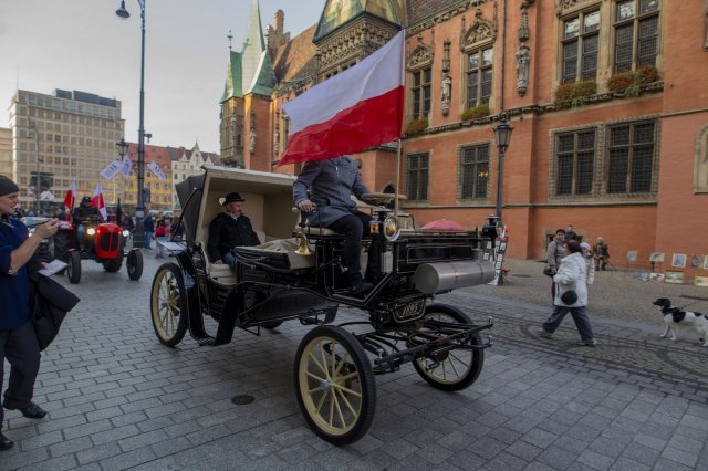 [FOTO, WIDEO] Wrocławianie świętowali niepodległość