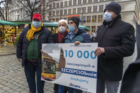 Ponad 10 000 zaszczepionych we wrocławskim SZCZEPCIObusie