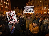 [FOTO] Wrocławianie manifestowali solidarność z Ukrainą
