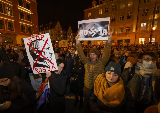 [FOTO] Wrocławianie manifestowali solidarność z Ukrainą