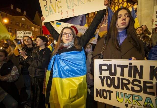 [FOTO] Wrocławianie manifestowali solidarność z Ukrainą