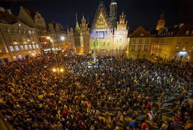 [FOTO] Wrocławianie manifestowali solidarność z Ukrainą