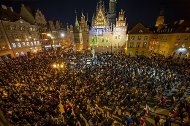 [FOTO] Wrocławianie manifestowali solidarność z Ukrainą