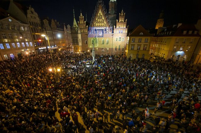[FOTO] Wrocławianie manifestowali solidarność z Ukrainą