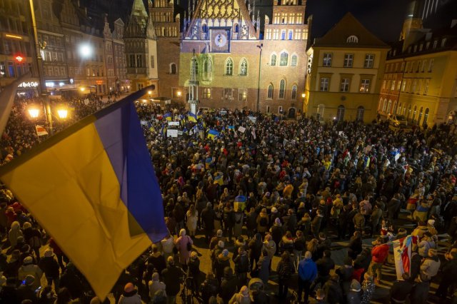 [FOTO] Wrocławianie manifestowali solidarność z Ukrainą