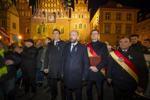 [FOTO] Wrocławianie manifestowali solidarność z Ukrainą