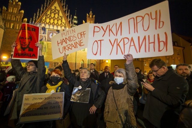 [FOTO] Wrocławianie manifestowali solidarność z Ukrainą