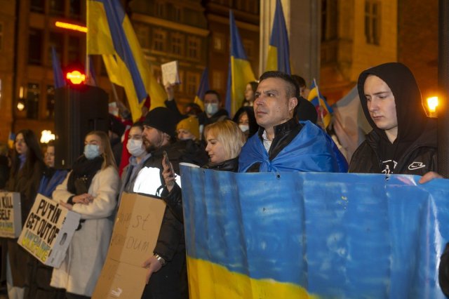 [FOTO] Wrocławianie manifestowali solidarność z Ukrainą