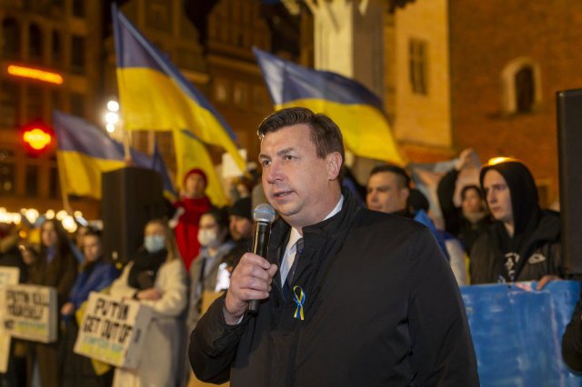 [FOTO] Wrocławianie manifestowali solidarność z Ukrainą