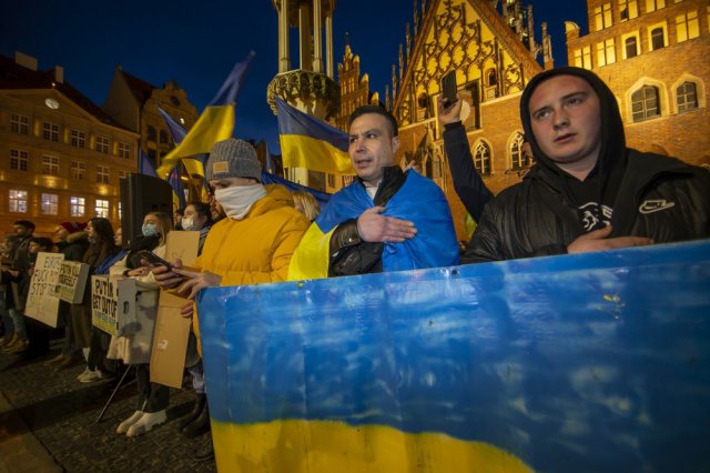[FOTO] Wrocławianie manifestowali solidarność z Ukrainą