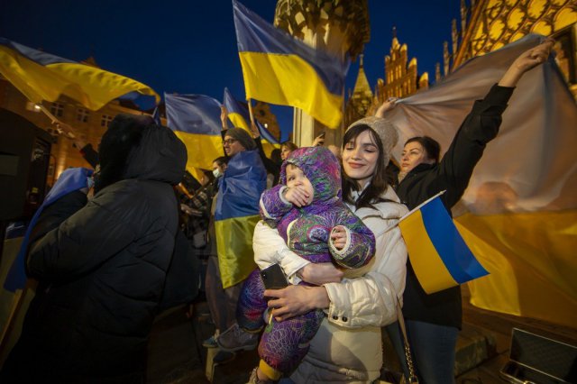 [FOTO] Wrocławianie manifestowali solidarność z Ukrainą