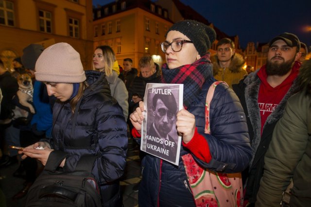 [FOTO] Wrocławianie manifestowali solidarność z Ukrainą