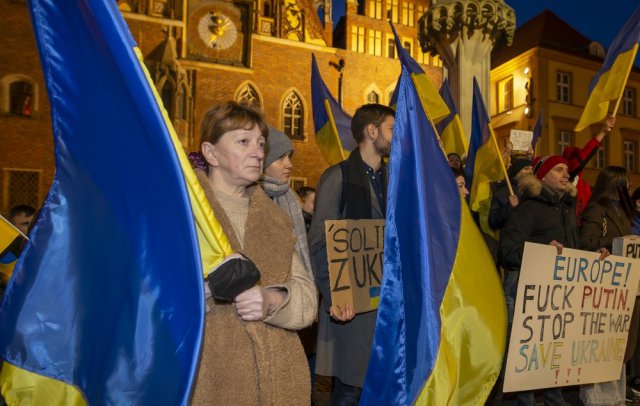 [FOTO] Wrocławianie manifestowali solidarność z Ukrainą