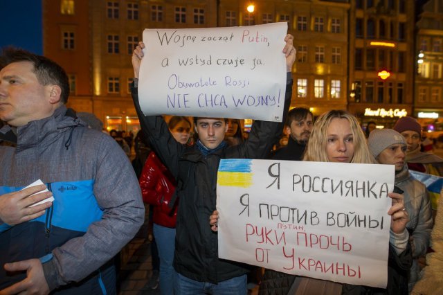 [FOTO] Wrocławianie manifestowali solidarność z Ukrainą