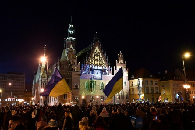 [FOTO] Wrocławianie manifestowali solidarność z Ukrainą