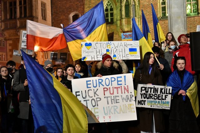 [FOTO] Wrocławianie manifestowali solidarność z Ukrainą