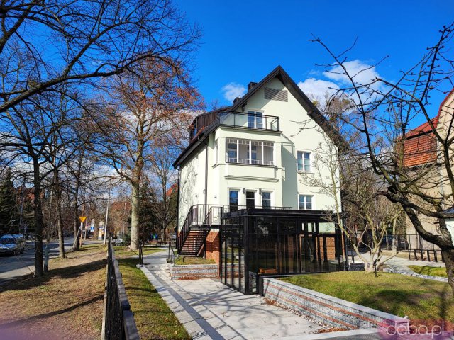 [FOTO] Fundacja Olgi Tokarczuk udostępnia pokoje rezydencyjne dla osób z Ukrainy