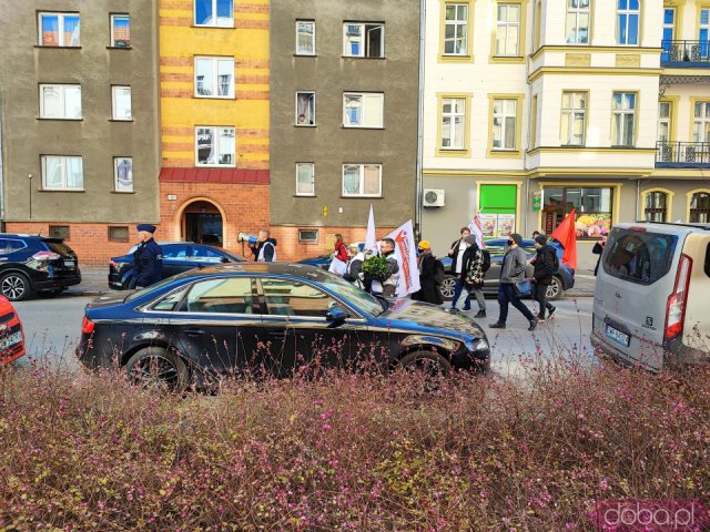 [FOTO] Przez Wrocław przeszedł marsz manifestujący prawa kobiet pracujących w Kauflandzie