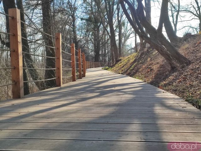 Ciekawe, mało znane miejsca Wrocławia cz. 5: Pawłowice - Pałac Kornów, park, jezioro