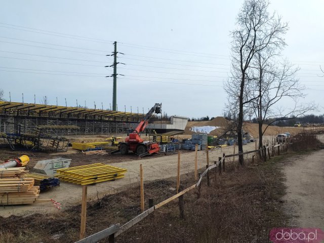 [FOTO] Budowa Alei Wielkiej Wyspy: Powstaje most nad rzeką Oławą