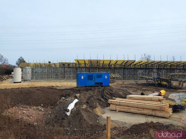 [FOTO] Budowa Alei Wielkiej Wyspy: Powstaje most nad rzeką Oławą
