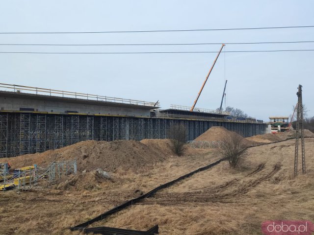 [FOTO] Budowa Alei Wielkiej Wyspy: Powstaje most nad rzeką Oławą