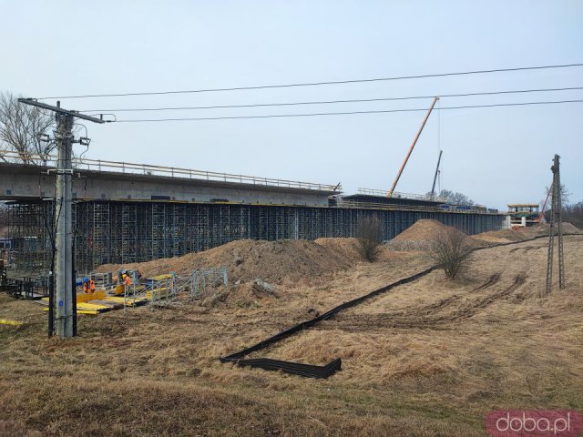 [FOTO] Budowa Alei Wielkiej Wyspy: Powstaje most nad rzeką Oławą