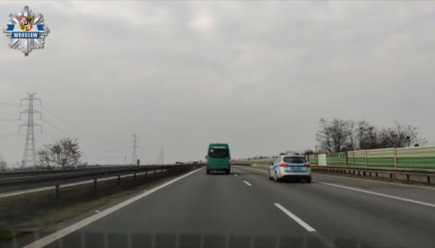 Wrocławscy policjanci pilotowali pojazdy z obywatelami Ukrainy [WIDEO]