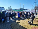 [FOTO] Uchodźcy z Ukrainy otrzymują pomoc we Wrocławiu