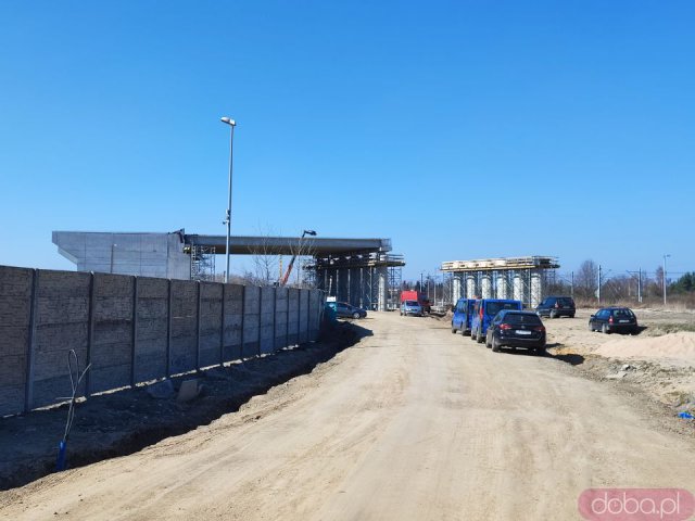 [FOTO] Trwa budowa 160-metrowego wiaduktu w ciągu obwodnicy Leśnicy 