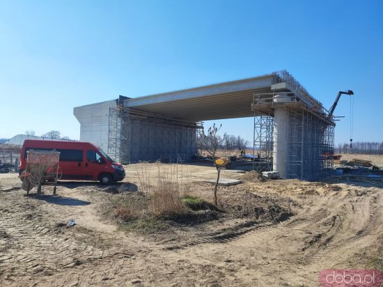 [FOTO] Trwa budowa 160-metrowego wiaduktu w ciągu obwodnicy Leśnicy 