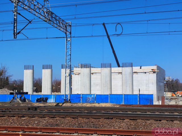 [FOTO] Trwa budowa 160-metrowego wiaduktu w ciągu obwodnicy Leśnicy 