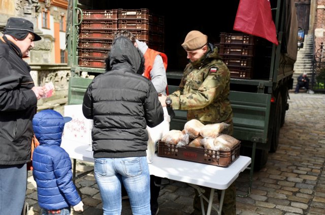 16 DBOT: Pomagamy, żeby te święta były dla nich miłym przeżyciem…