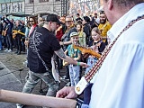 [FOTO] Wielki powrót Gitarowego Rekordu Świata na wrocławski Rynek. Mamy nowy rekord! Zagrało razem 7676 gitarzystów!