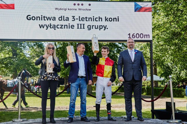 [FOTO] Haad Rin triumfuje w Nagrodzie Tiumena: Trzeci dzień wyścigów na Partynicach