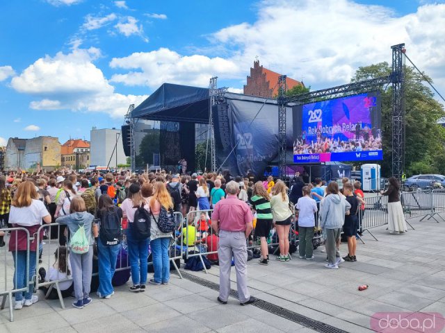 [FOTO] Dzień Dziecka we Wrocławiu: Koncert Sary James, liczne atrakcje, dzieci zapowiadające przystanki