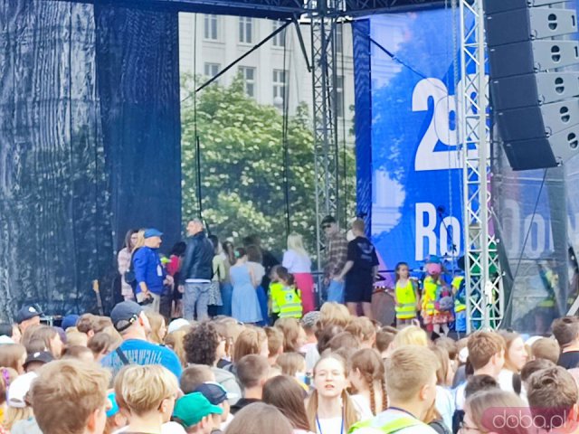 [FOTO] Dzień Dziecka we Wrocławiu: Koncert Sary James, liczne atrakcje, dzieci zapowiadające przystanki