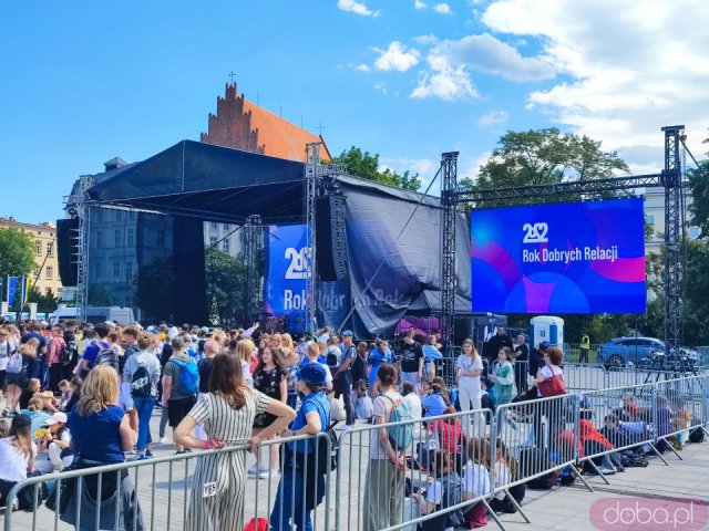 [FOTO] Dzień Dziecka we Wrocławiu: Koncert Sary James, liczne atrakcje, dzieci zapowiadające przystanki