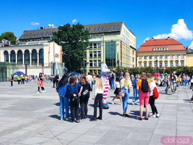 [FOTO] Dzień Dziecka we Wrocławiu: Koncert Sary James, liczne atrakcje, dzieci zapowiadające przystanki