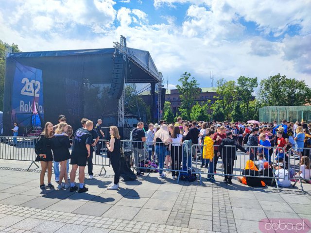 [FOTO] Dzień Dziecka we Wrocławiu: Koncert Sary James, liczne atrakcje, dzieci zapowiadające przystanki