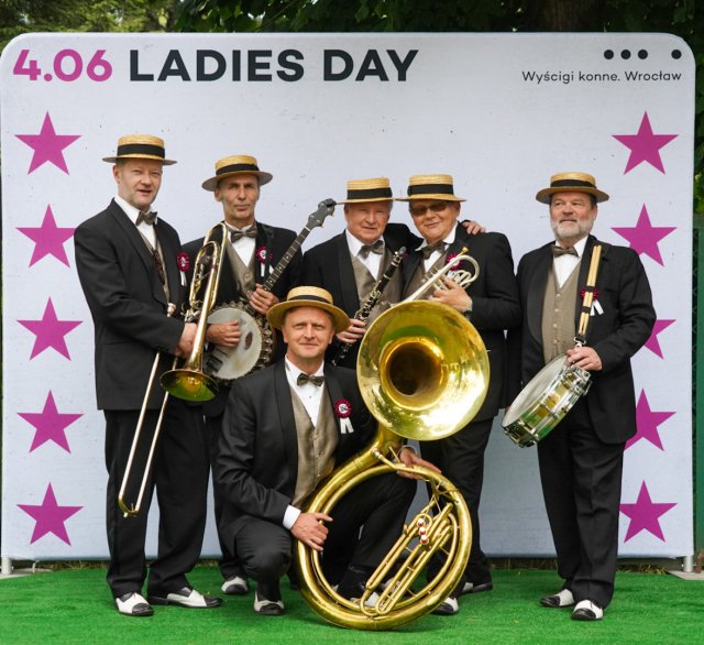 Ladies Day na Partynicach nie zawiodło. Była wyścigowa elegancja i emocjonujące wyścigi