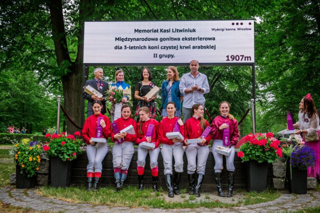 Ladies Day na Partynicach nie zawiodło. Była wyścigowa elegancja i emocjonujące wyścigi