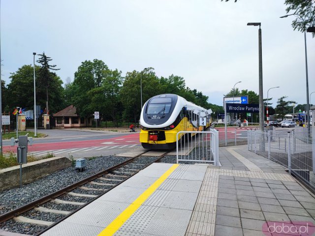 [FOTO, ROZKŁAD] Wróciły pociągi z Wrocławia do Świdnicy przez Sobótkę. Niektóre kursy pojadą do Bielawy