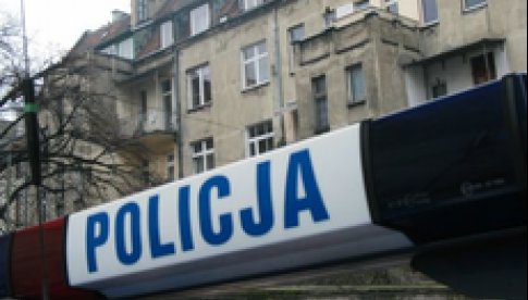 Policjanci z wrocławskiej drogówki pomogli rodzicom chłopca, który dostał ataku padaczki